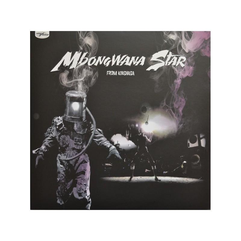 Pochette de l'album From Kinshasa des Mbongwana Stars avec une sorte de scaphandrier sur la gauche, un danseur à l'arrière-plan, le tout dans l'obscurité, une lumière vive seule au fond, deux fumées l'une blanche, l'autre violette remontant